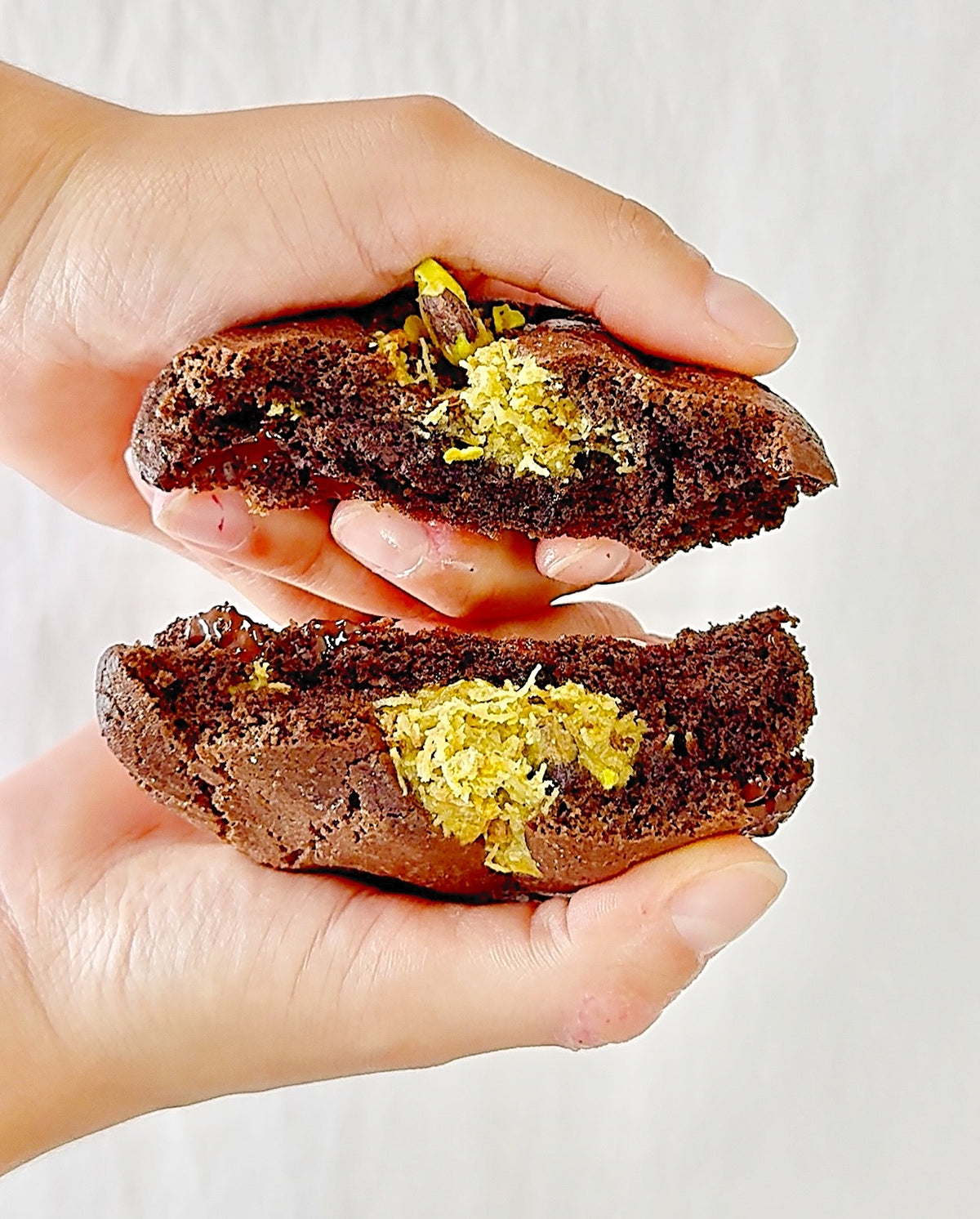 Dubai Chocolate Pistachio Creme Stuffed Cookie